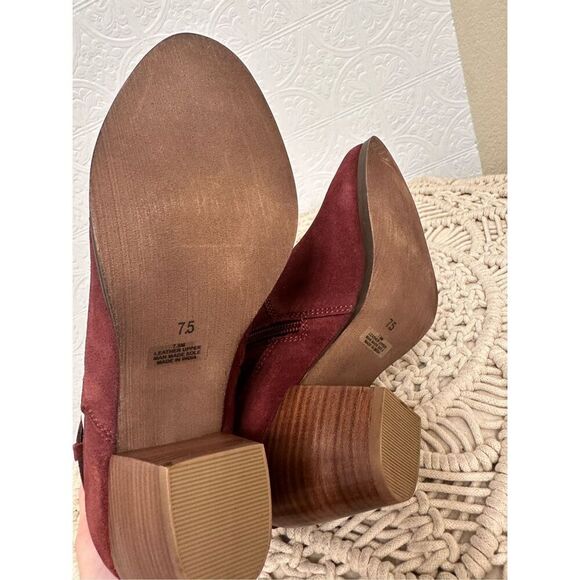 Diba Sleek Burgundy Ankle Bootie With Buckle Size 7.5 New - Picture 5 of 5
